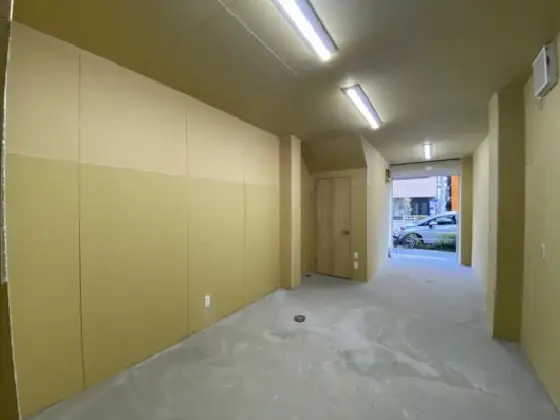 新御徒町のスケルトン物件の内装