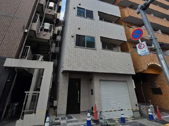 西日暮里のスケルトン店舗物件の外観