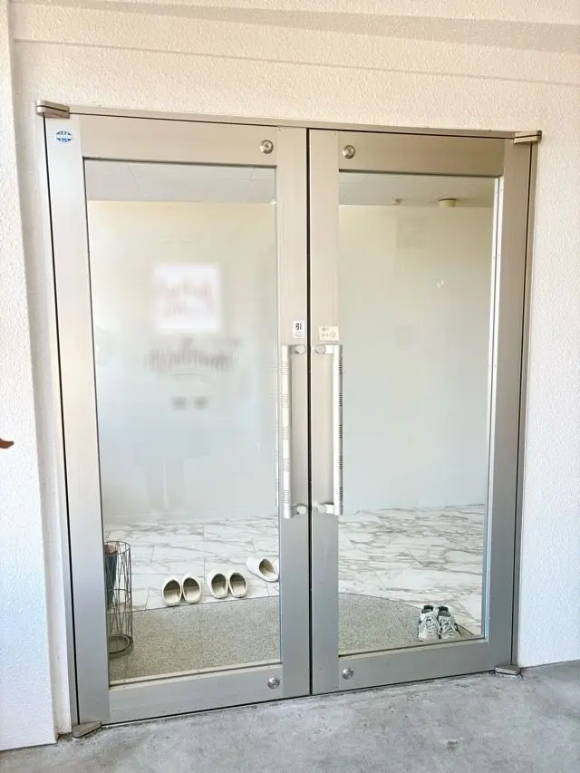 エステの居抜き物件のエントランス