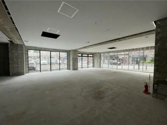 貸店舗(スケルトン)の内装