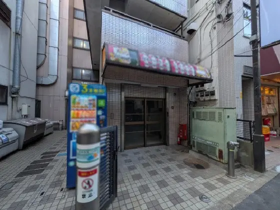 貸店舗(スケルトン)の外観