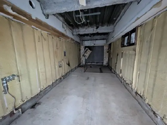 貸店舗(スケルトン)の内装