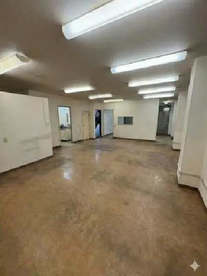 大鳥居の事務所仕様店舗物件の内装