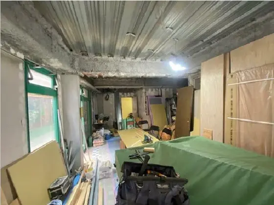 長原のスケルトン物件の内装