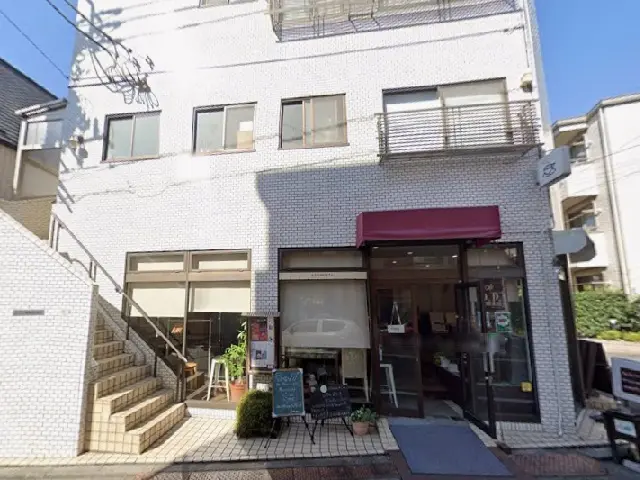 喜多見のスケルトン店舗物件の外観