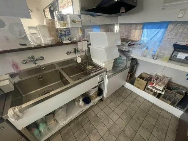 能見台のカフェ・喫茶店居抜きの厨房