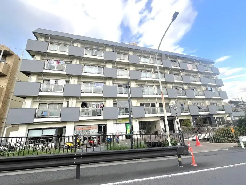 貸店舗(スケルトン)の外観