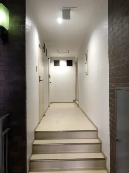 経堂の居抜き店舗のエントランス