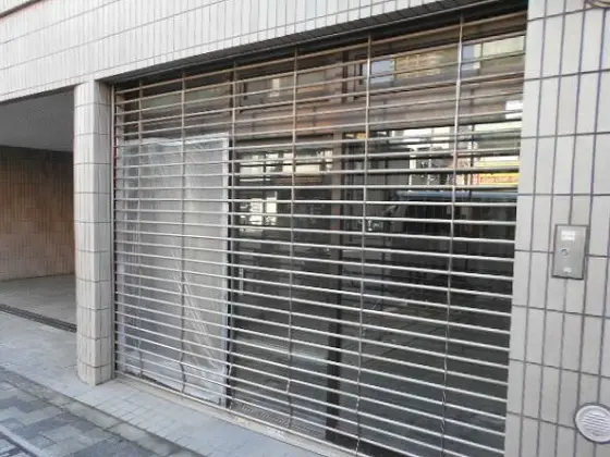 貸店舗(スケルトン)の外観