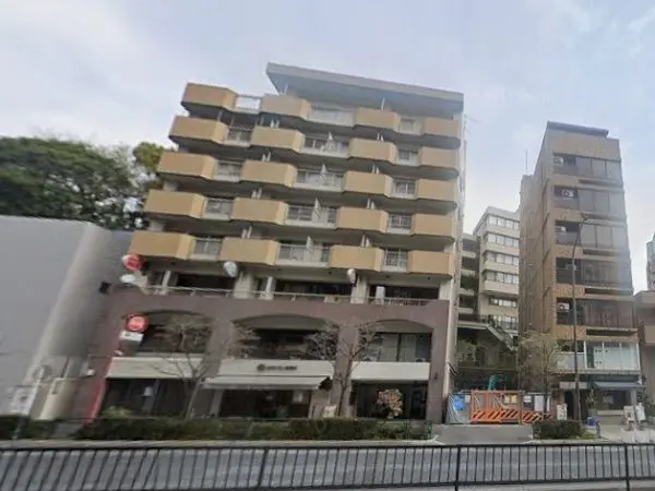 麻布十番のスケルトン物件の外観