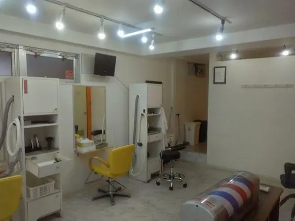 蓮根の居抜き店舗の内装