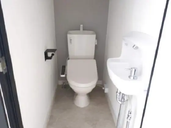 西荻窪の事務所仕様物件のトイレ