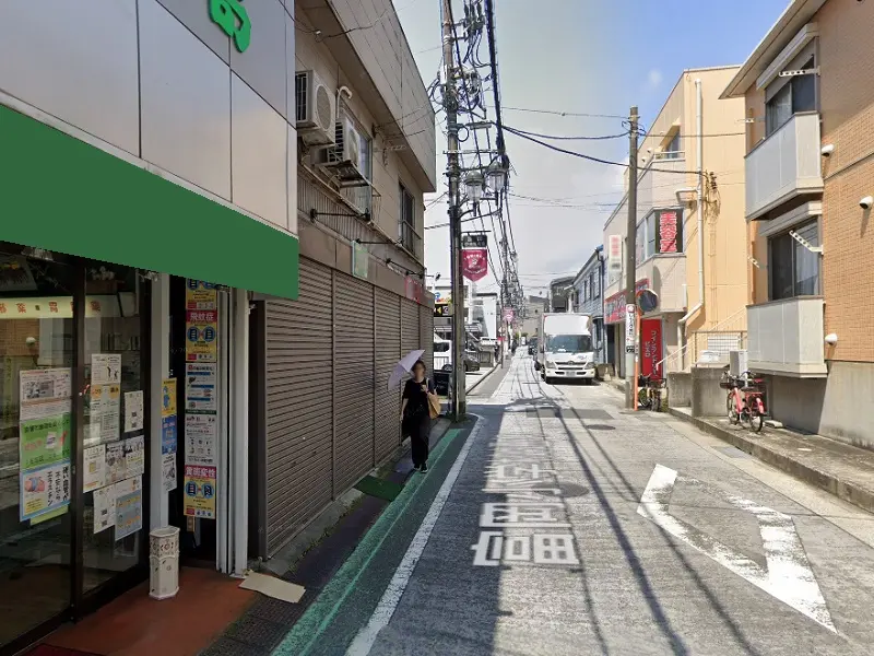 京急富岡の居抜き店舗のエントランス