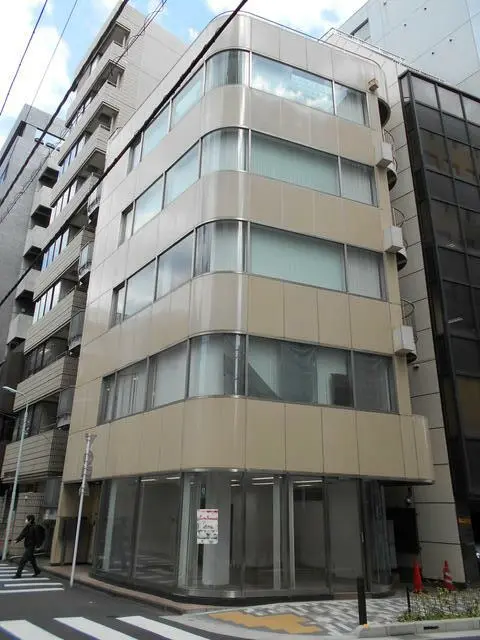 小伝馬町の事務所仕様店舗物件の外観