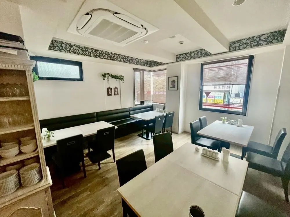 中華料理の居抜き物件の内装