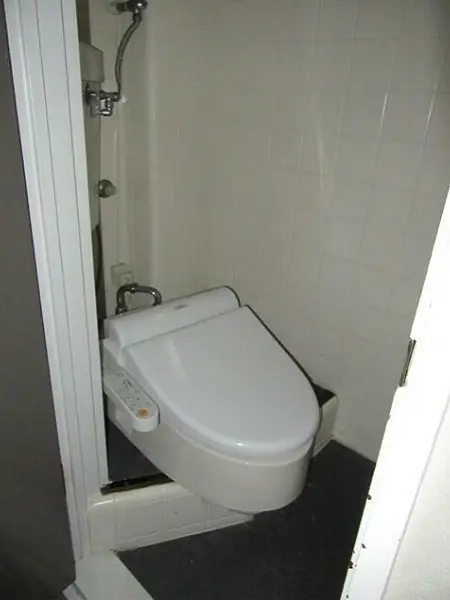 新宿三丁目の事務所仕様店舗物件のトイレ