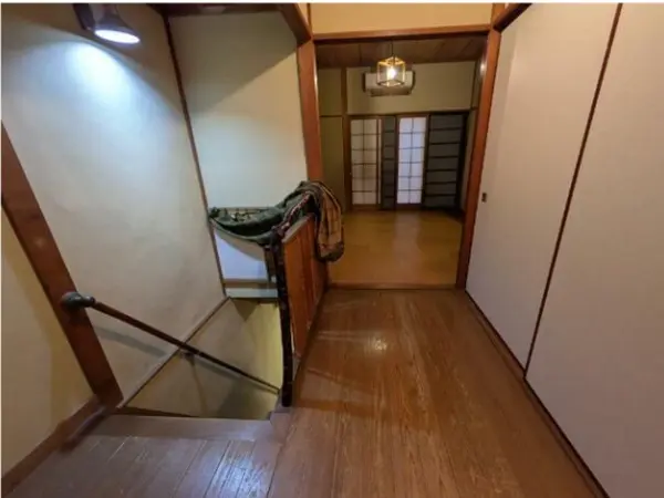 水天宮前の事務所仕様物件の専用階段