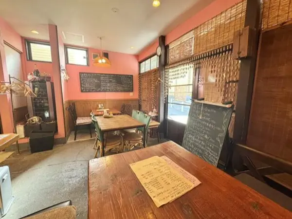 逸見の居抜き店舗の内装