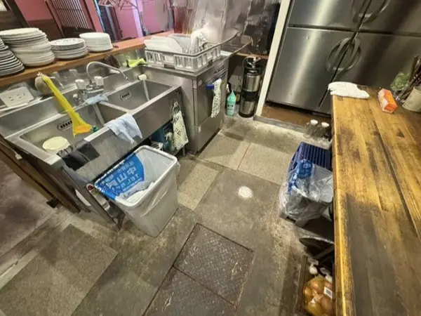 逸見の居抜き店舗の厨房
