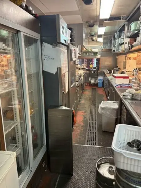 新秋津の居抜き店舗の厨房