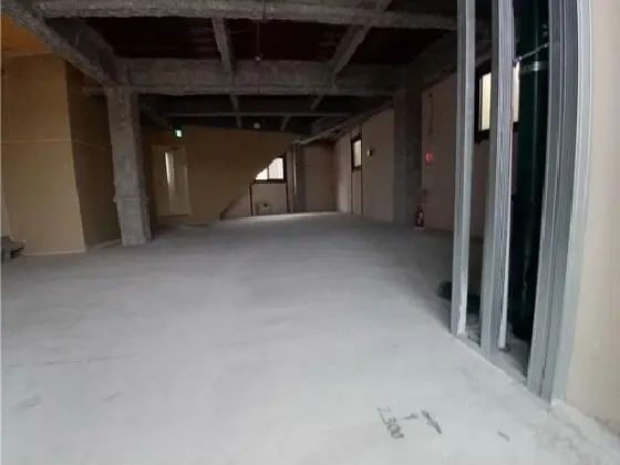 新井薬師前のスケルトン物件の内装