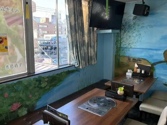 松戸の多国籍料理居抜きの内装