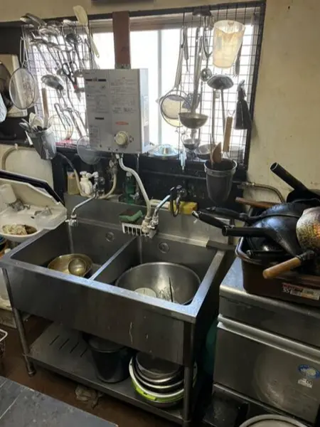 松戸の多国籍料理居抜きの厨房
