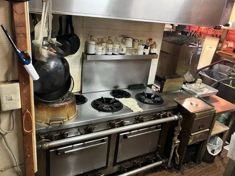 居酒屋の居抜き物件の厨房