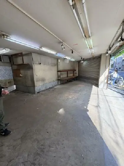 貸店舗(スケルトン)の内装