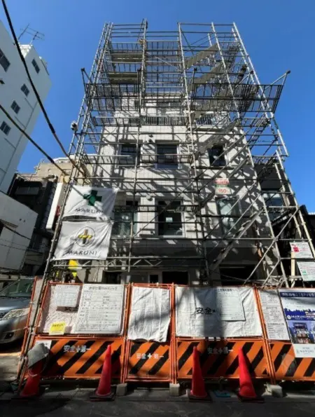 四谷三丁目のスケルトン店舗物件の外観