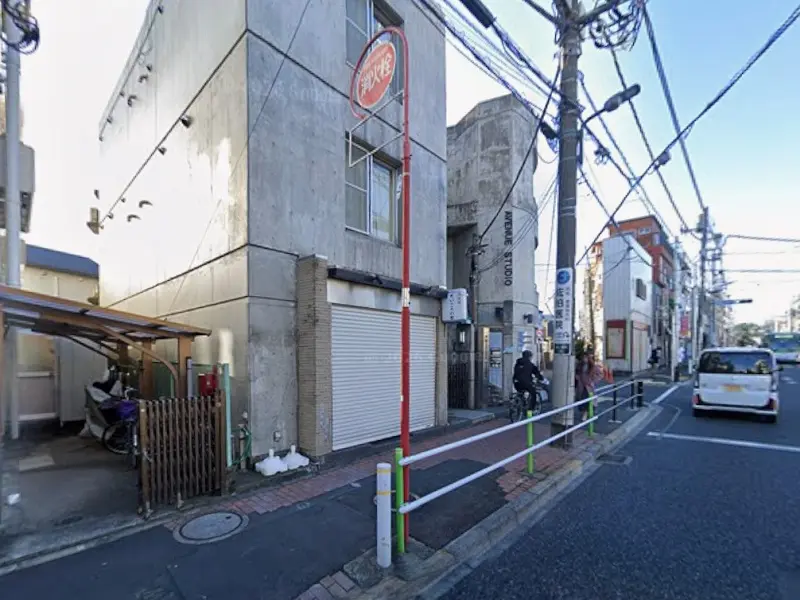 大山の事務所仕様店舗物件の外観