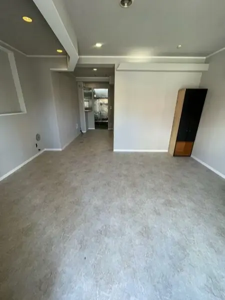 大山の事務所仕様店舗物件の内装