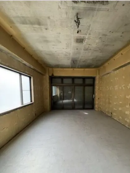 貸店舗(スケルトン)の内装