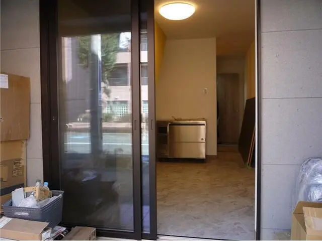 鉄道博物館の事務所仕様物件の入口