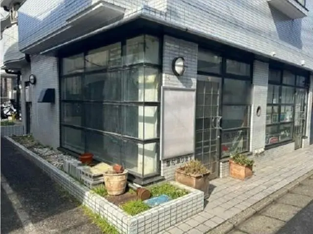 目黒のスケルトン店舗物件の外観