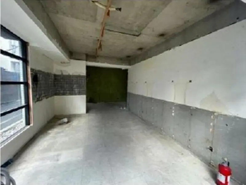 貸店舗(スケルトン)の内装