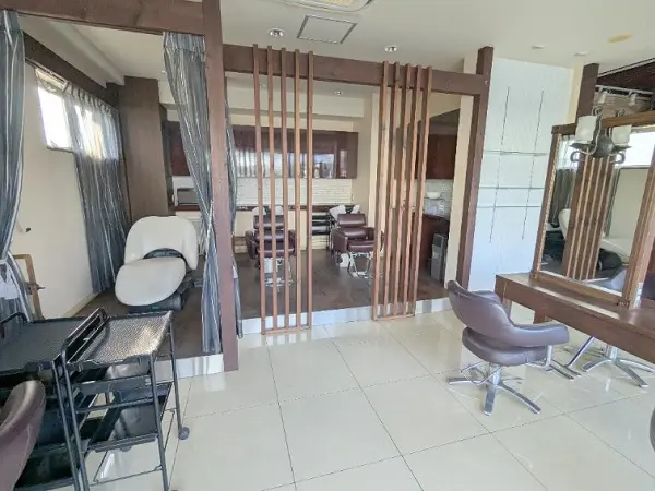 府中の美容室・理容室居抜きの内装