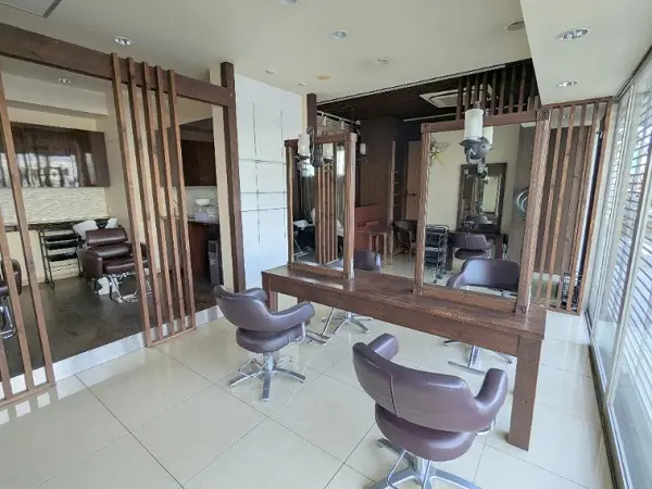 府中の美容室・理容室居抜きの内装