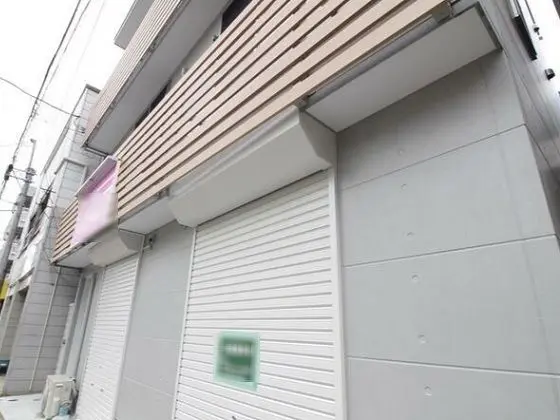 貸店舗(事務所仕様)の入口