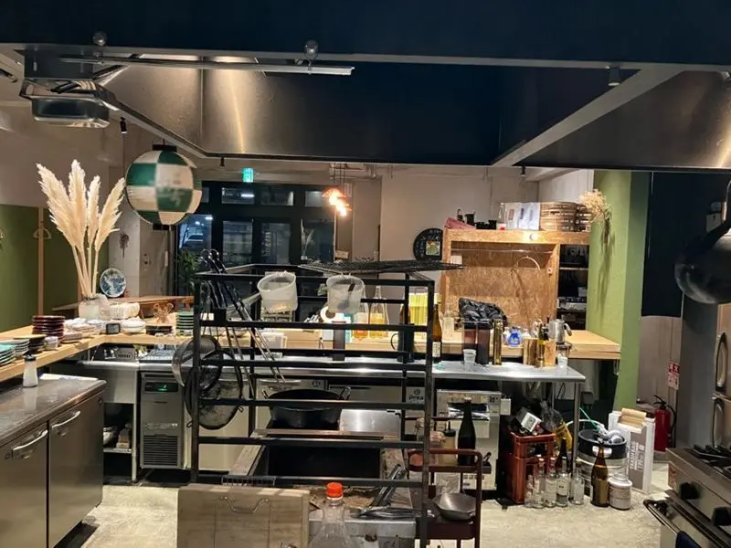 柏の居抜き店舗の厨房