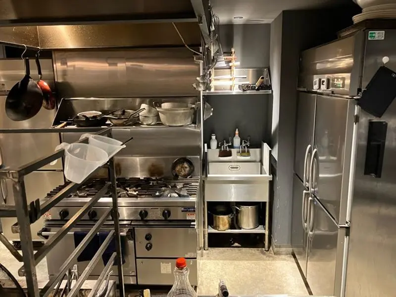 柏の居酒屋居抜きの厨房