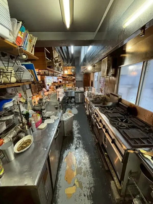 平塚のダイニングバー居抜きの厨房