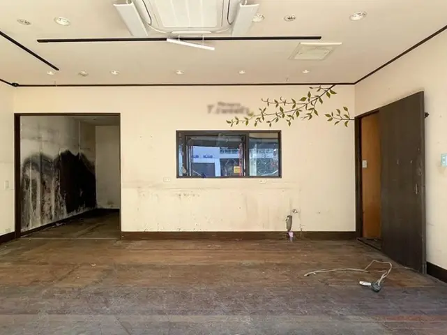 妙典のケーキ屋居抜きの内装