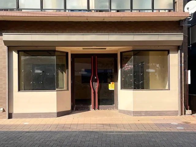 ケーキ屋の居抜き物件のエントランス