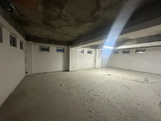 貸店舗(スケルトン)の内装