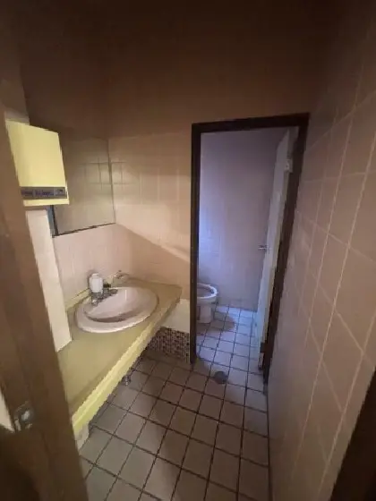 小岩の事務所仕様店舗物件のトイレ