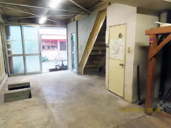 築地のスケルトン物件の内装