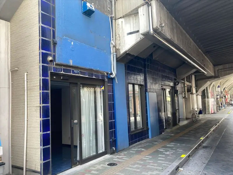 貸店舗(スケルトン)の外観