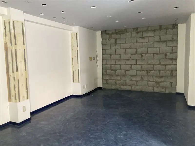 浅草橋のスケルトン物件の内装