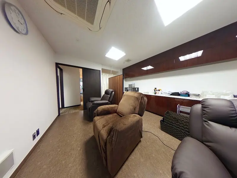 新宿三丁目の医院居抜きの内装